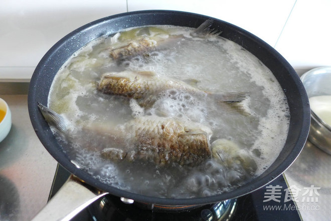 Homemade Crucian Carp Soup recipe