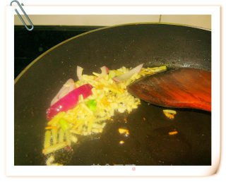 Simple and Delicious - Fried Noodles with Shredded Pork in Oyster Sauce recipe