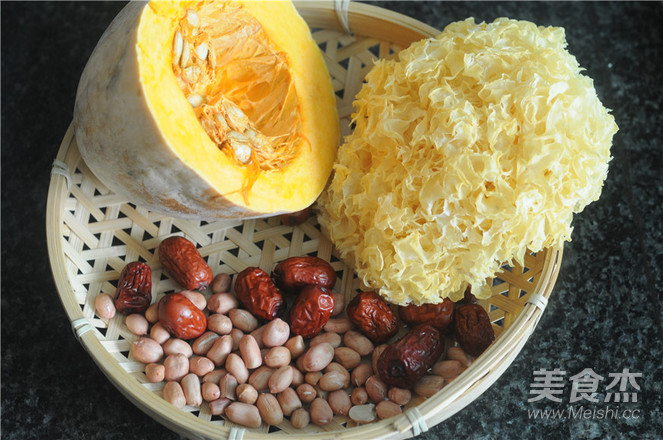 Tremella Pumpkin Soup for Enriching Blood recipe