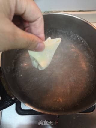 Large Wontons with Mushroom Minced Pork recipe
