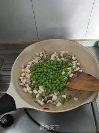 Stir-fried Peas with Bell Pepper recipe