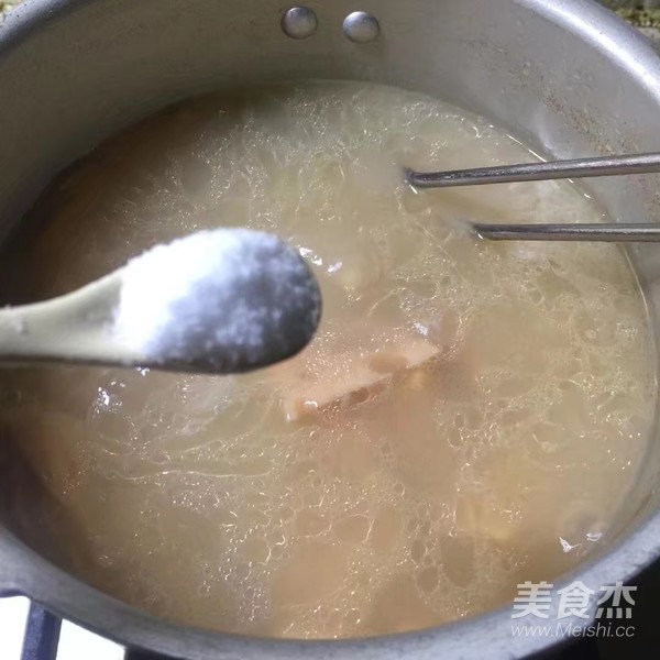 Lotus Root and Barley Barley Soup recipe