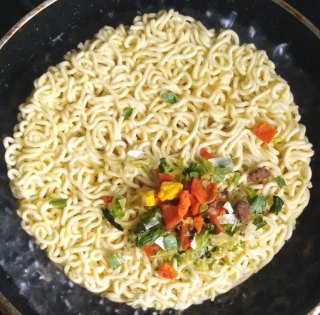 Kuaishou Children's Light Cabbage Stir-fried Instant Noodles recipe