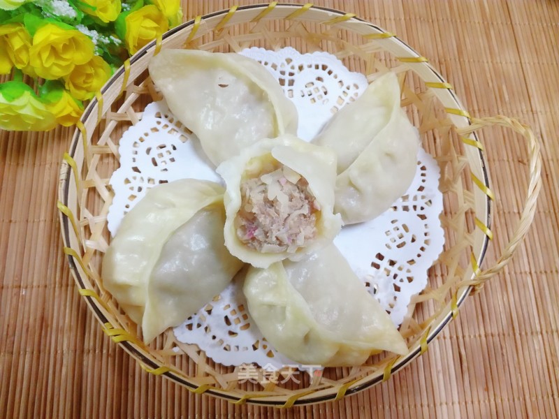 Steamed Dumplings with Beef and Radish
