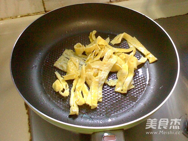 Egg Shredded Udon Noodles recipe