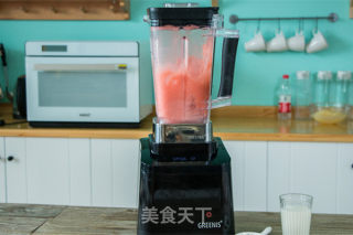 Strawberry Juice that You Can't Refuse recipe