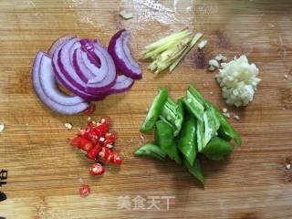 Spicy Stir-fried Flower Beetle recipe