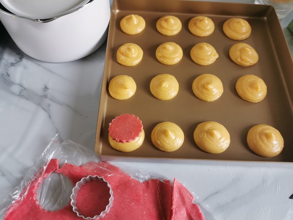 Strawberry Meringue Puffs recipe