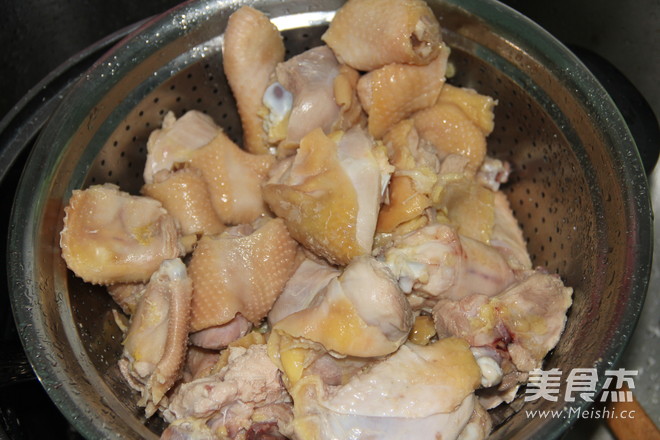 Stupid Chicken Stewed with Mushrooms recipe