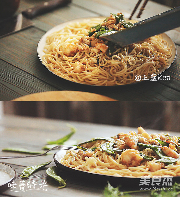 Fried Noodles with Seafood recipe