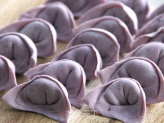 Wrap A Pot of Delicious Dumplings for The Winter Solstice-purple Sweet Potato, Mushroom and Celery Dumpling recipe