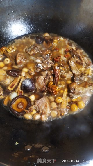 Braised Duck Meat with Lotus Seeds and Peanuts recipe