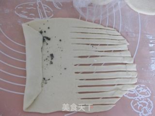 Black Sesame Caterpillar Bread recipe