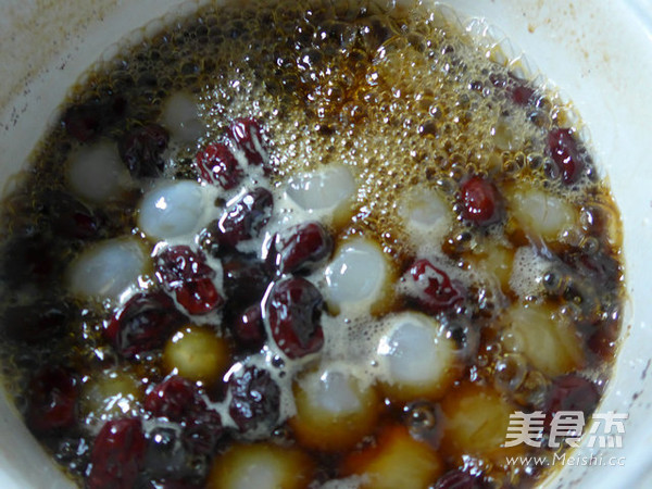 Boiled Lychees with Red Dates recipe