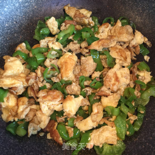 Scrambled Eggs with Green Peppers recipe