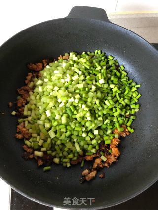 Stir-fried Minced Pork with Garlic Moss recipe