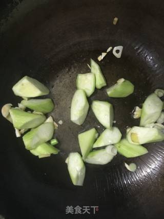 Clam Loofah Soup recipe