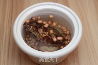 Guangdong Old Fire Soup-cuttlefish, Peanut and Soybean Soup recipe