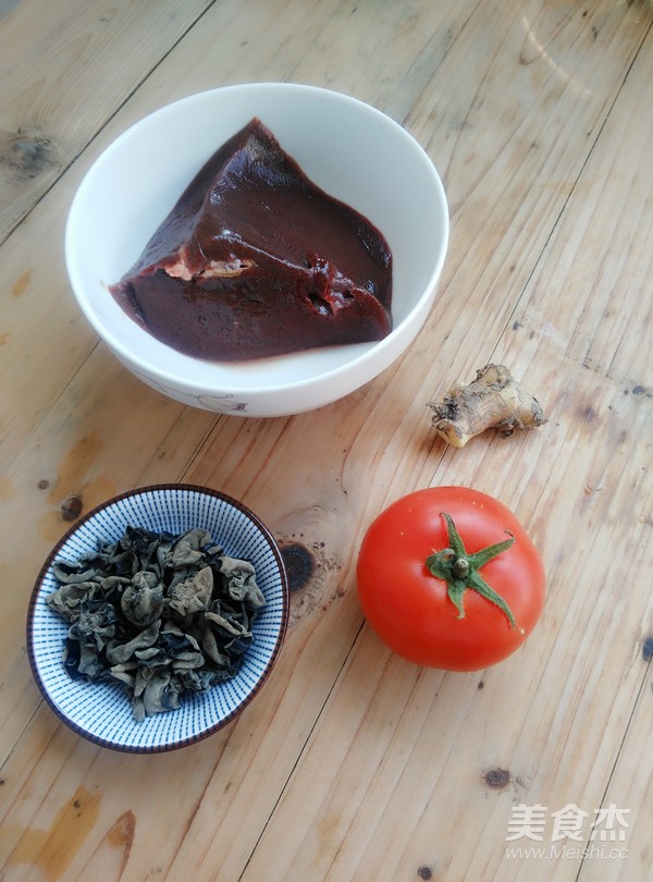 Tomato Fungus and Pork Liver Soup recipe