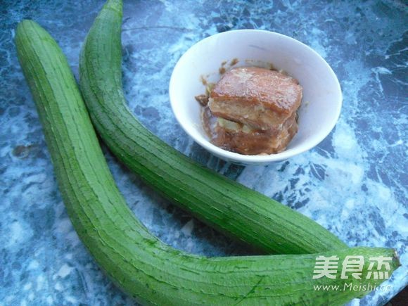 Loofah Steamed Pork recipe