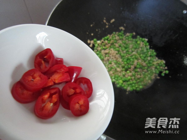 Fried Minced Pork with Peas recipe