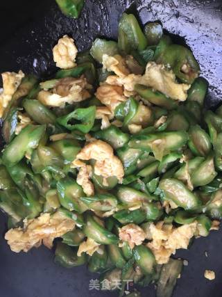 Scrambled Eggs with Loofah recipe