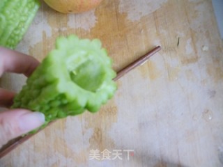 Summer Refreshing Drink to Remove The Fire---bitter Gourd Apple Drink recipe