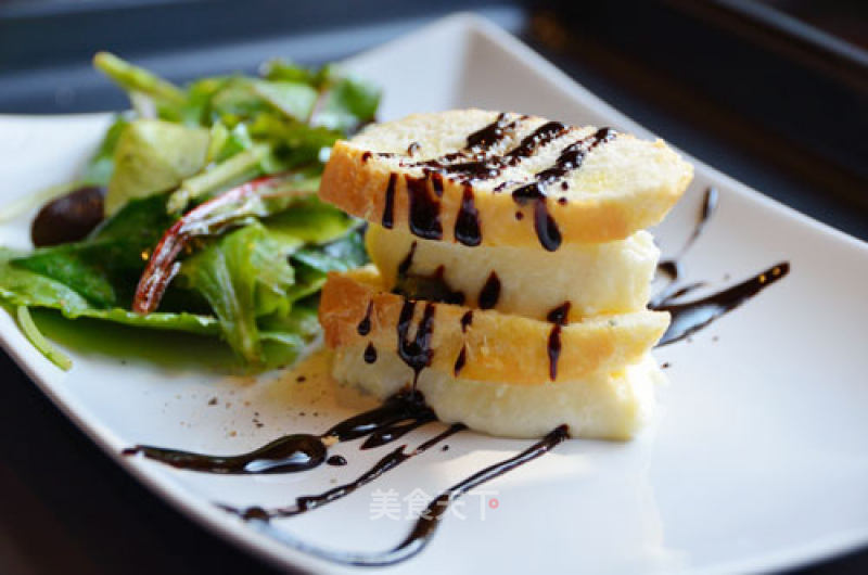 Brie Cheese, Balsamic Vinegar and Toast with Salad recipe