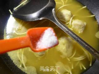 Fried Egg Cuttlefish Ball Curry Noodle Soup recipe