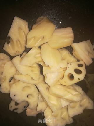 Meat Bone Lotus Root Soup recipe