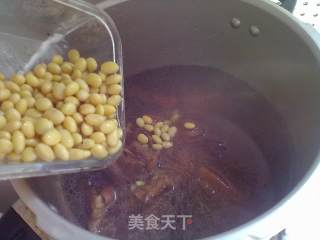 Soy Pork Trotters in Clay Pot recipe