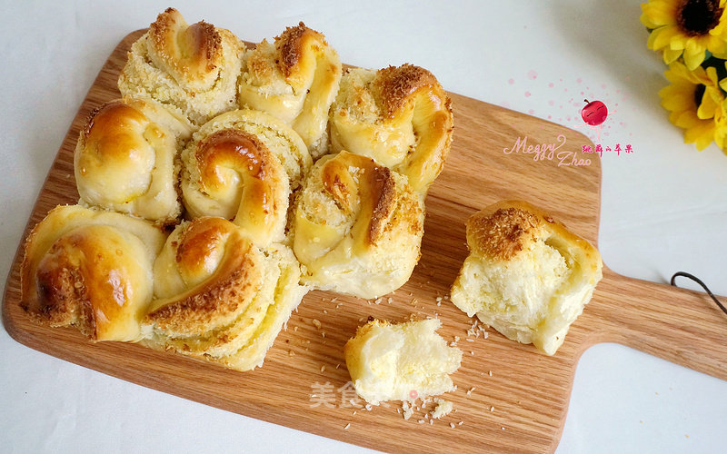 Coconut Flower-shaped Small Meal Bun recipe