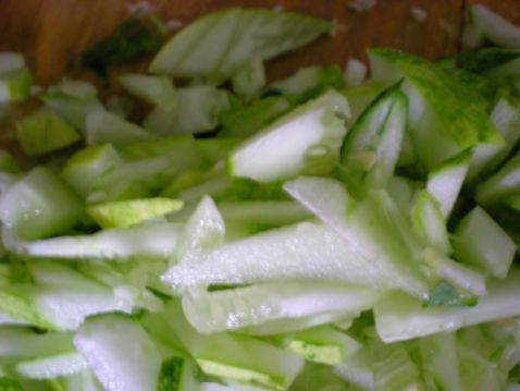 Cucumber Mixed with Wild Vegetables recipe