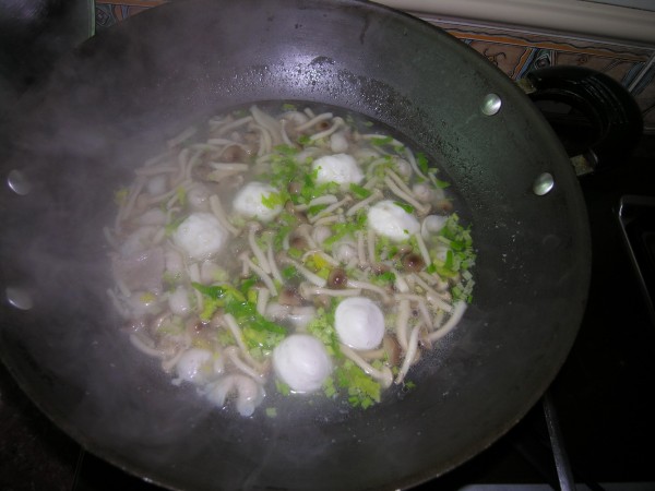 Cuttlefish Ball Real Shimeji Mushroom Soup recipe