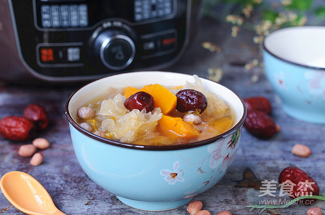 Tremella Pumpkin Soup for Enriching Blood recipe