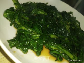 Stir-fried Artemisia recipe