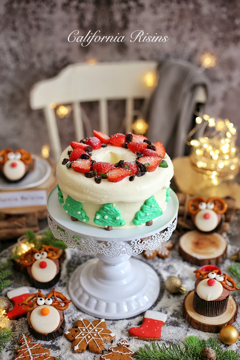 Christmas Tree Cream Cake