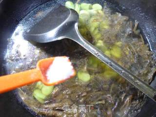 Plum and Vegetable Broad Bean Soup recipe
