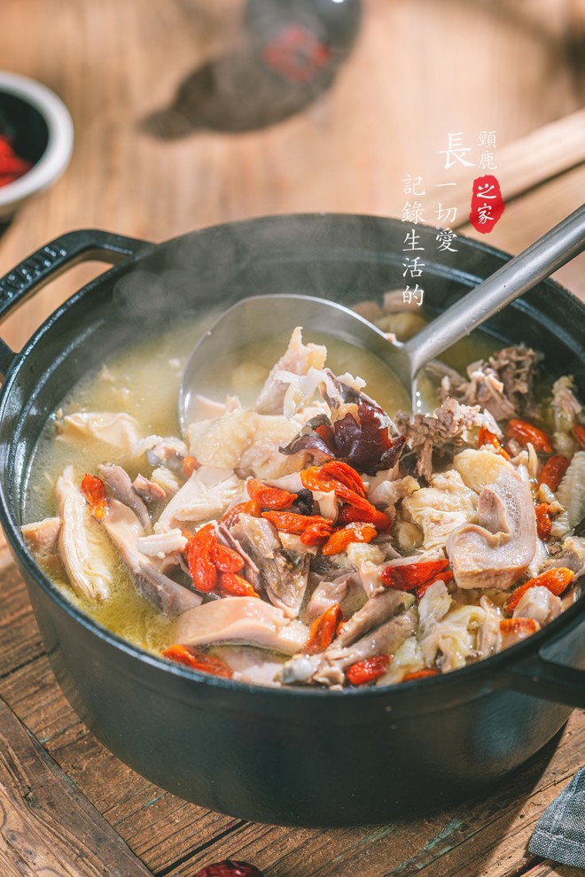 "pepper Pork Belly Chicken Soup" Must be Eaten During Chinese New Year Reunion recipe