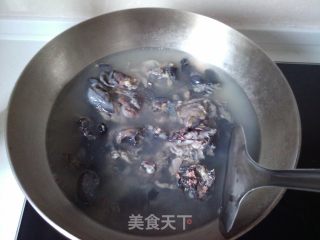 Electric Pressure Cooker Version of Red Dates Black Chicken Soup recipe