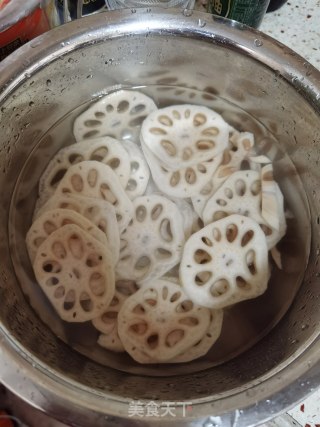 Hot and Sour Lotus Root Slices recipe