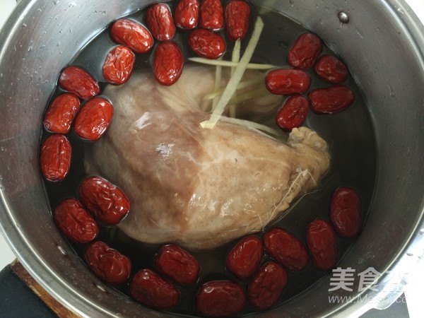 There is Qiankun (pork Belly and Pigeon Soup) recipe