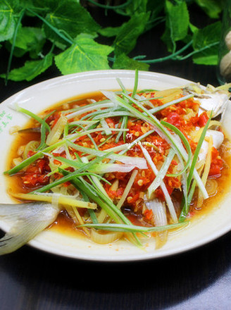 A Must-have Dish for New Year’s Eve Dinner, Steamed Golden Pomfret with Chopped Pepper
