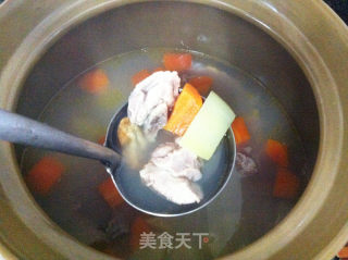 Papaya and Oyster Dried Pigtail Soup recipe