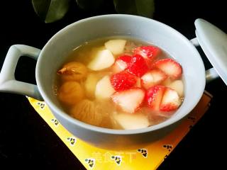 Strawberry Yam and White Fungus Soup recipe