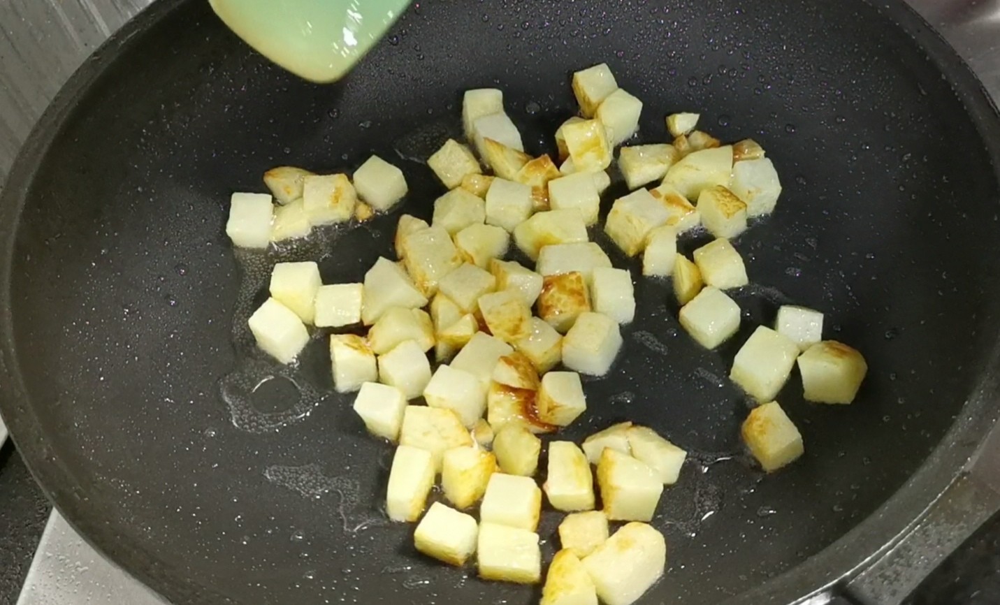 Stir-fried Beef with Potatoes recipe