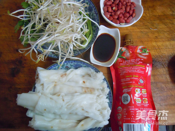 Tomato Sauce Mixed with Noodles recipe