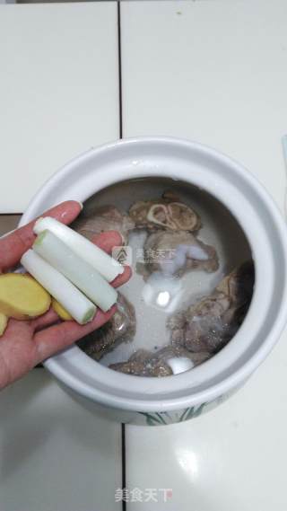 Water Chestnut Lotus Root Tube Bone Soup recipe