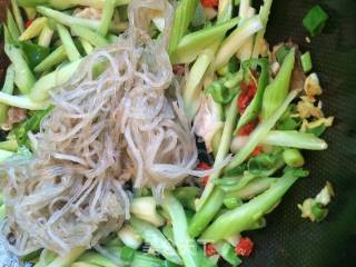 Celery Stir-fried Noodles recipe