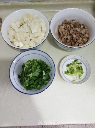 Tofu Soup with Chives and Minced Meat recipe